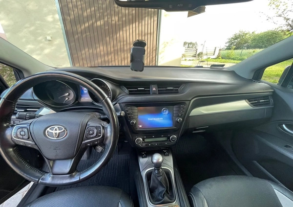 Toyota Avensis cena 72500 przebieg: 123000, rok produkcji 2018 z Łomża małe 29